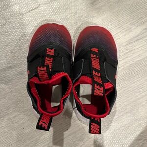 Nike Flexrunner size 6 toddler